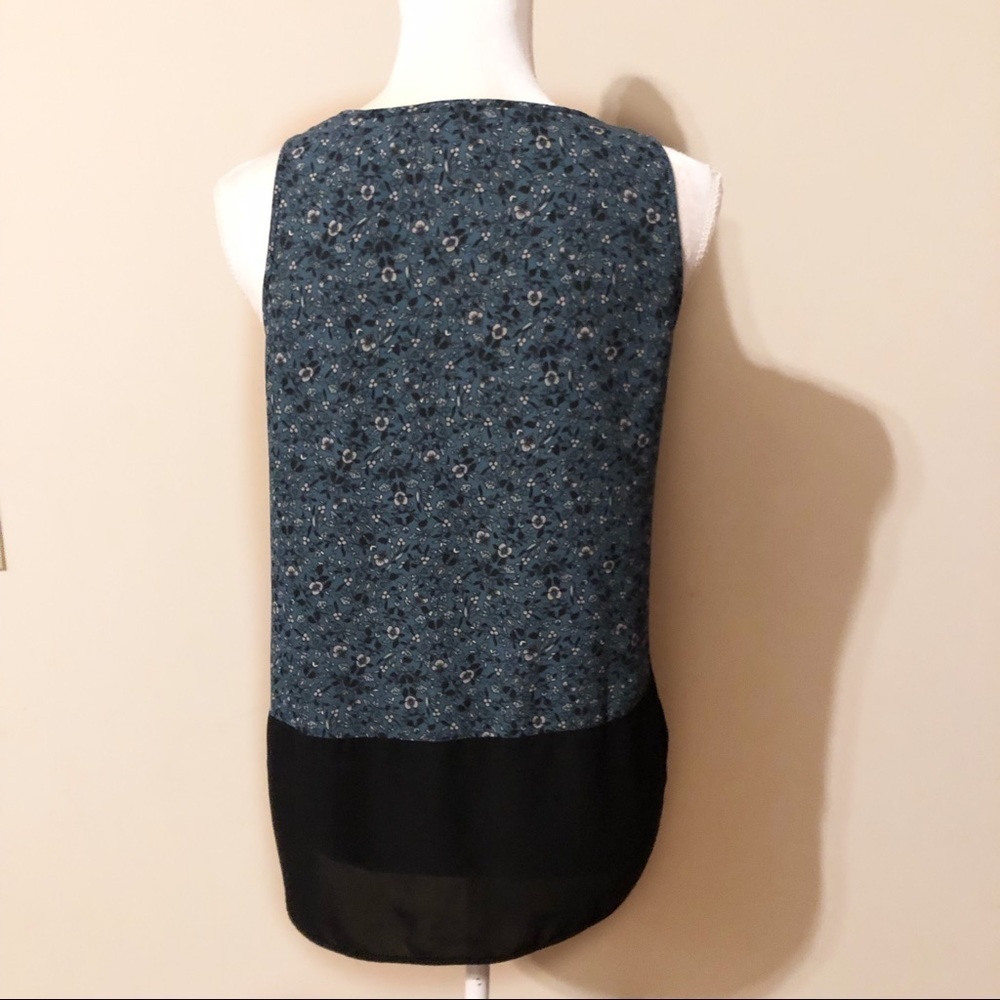 ⭐️ 3 For $15 LOFT Sleeveless Blouse - Picture 5 of 6